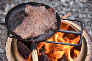 レビュー】自立式のCOOLな食器棚！｜スノーピーク メッシュ