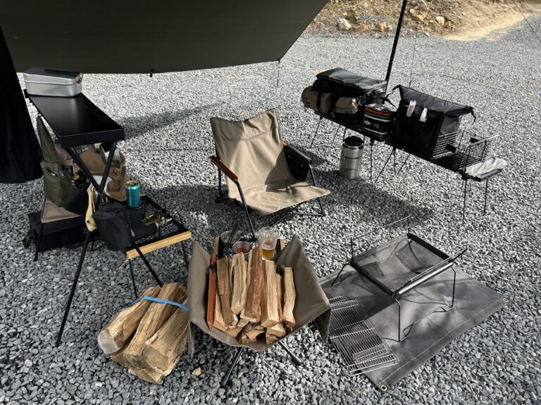 レビュー】ソロキャンプに最適な薪スタンドを発見！｜BUNDOK 薪